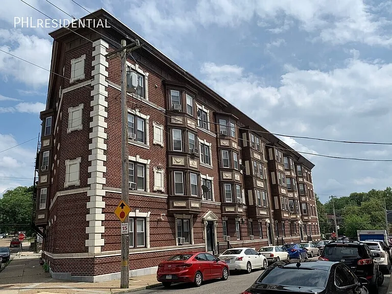 536 W King St #B6 — Photo 1