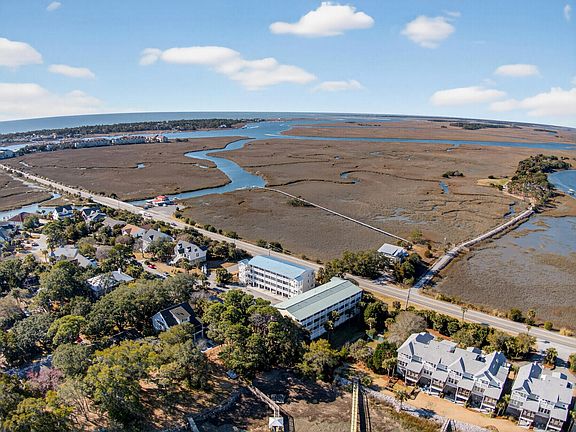 2nd image of 2262 Folly Rd APT 1G