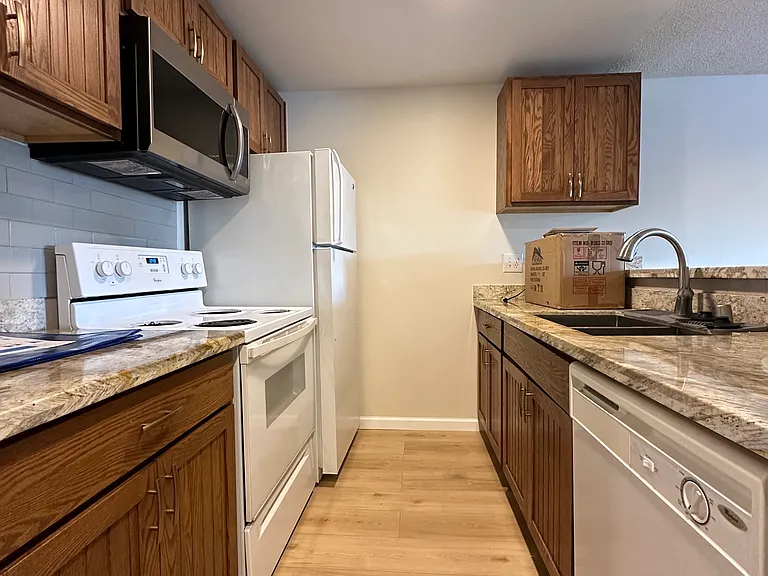 14th Ave S — Photo 4