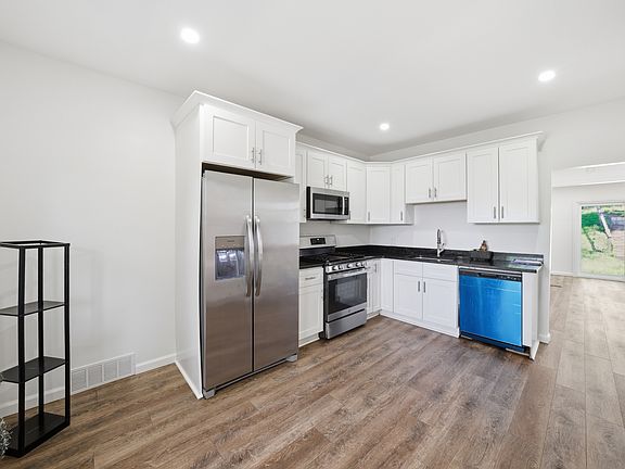 3rd image of 332 Elm Rd