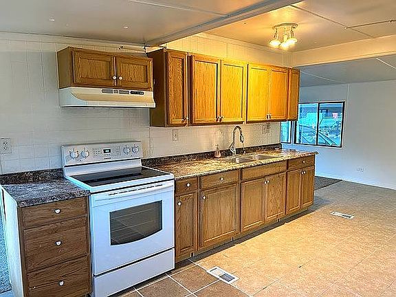 4th image of 1800 E Graves Ave #76
