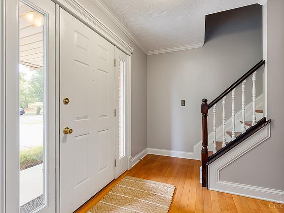 4th image of 8997 Saxton Dr