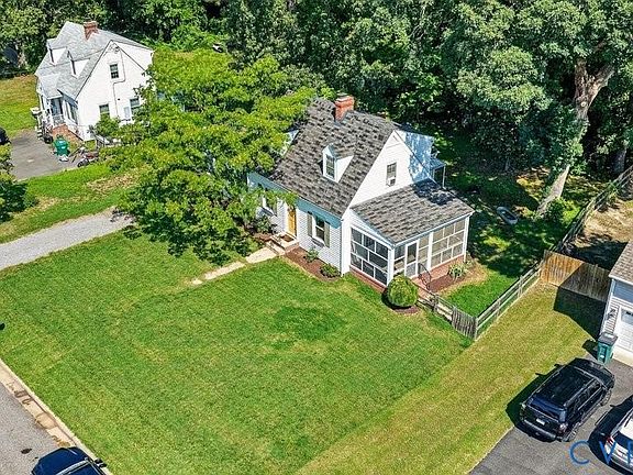 2nd image of 912 Francis Rd