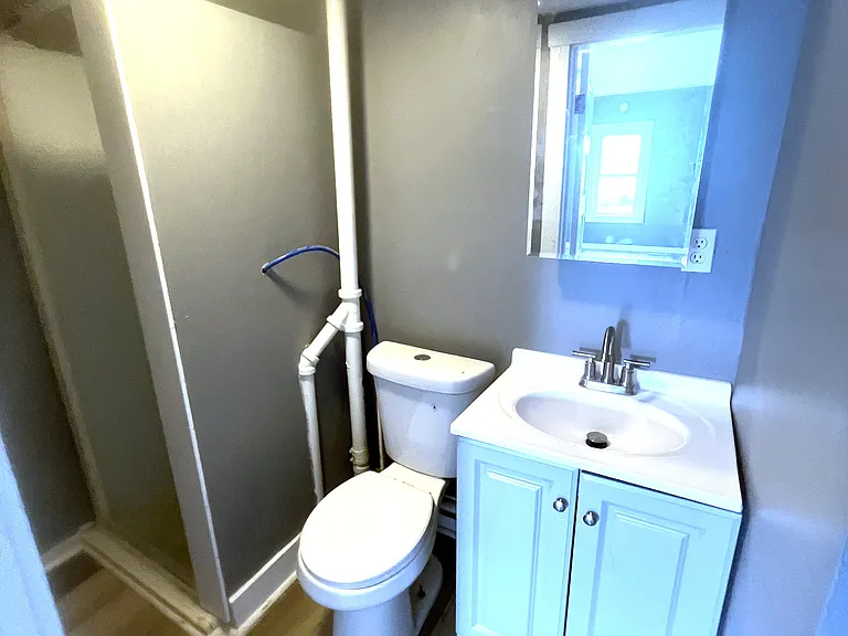 623 E 12th St #3 — Photo 2