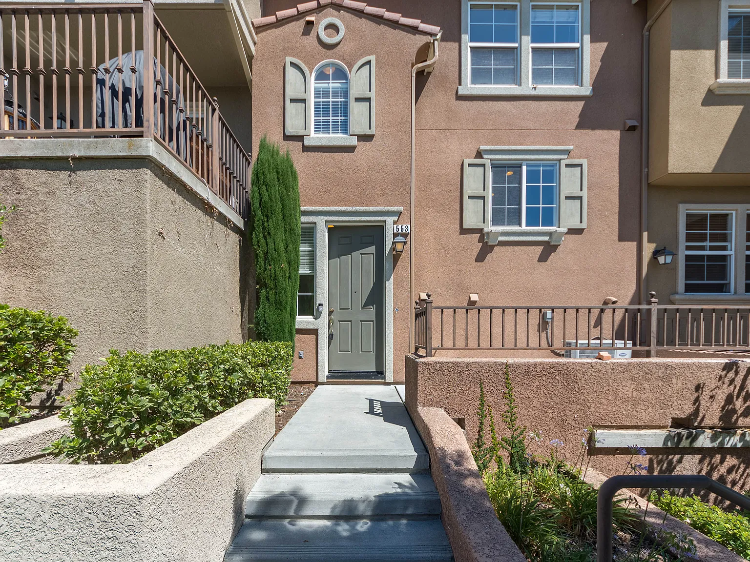 2 bed, 2.5 bath, 1778 sqft, $4,295 — Photo 2