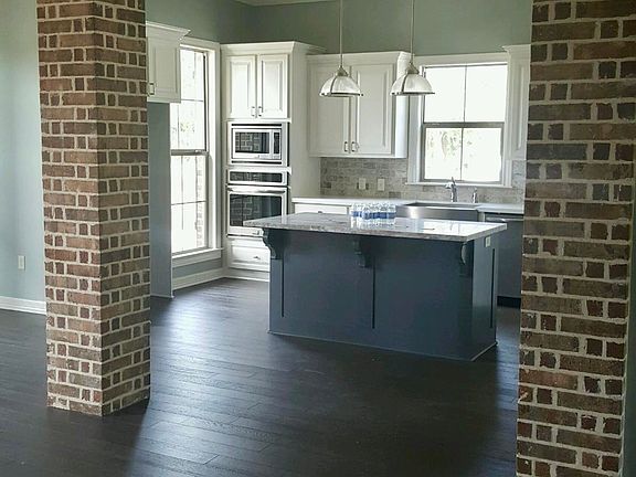 4th image of 200 Bluewing Ct