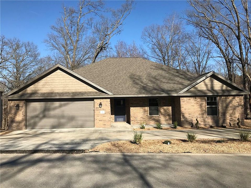 1st image of 12 Granshire Dr