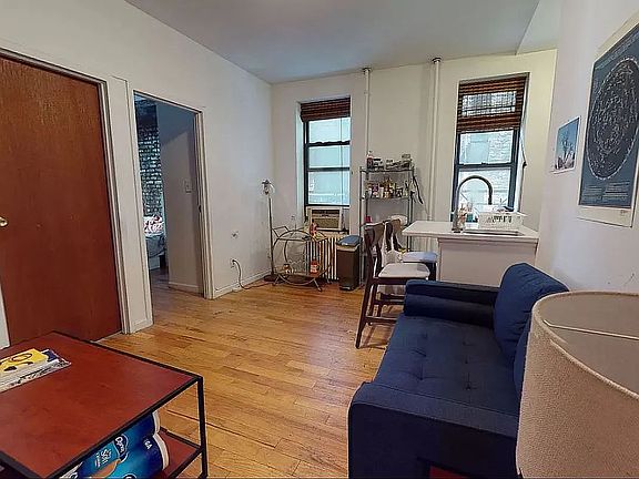 5th image of 163 Mulberry St APT 3