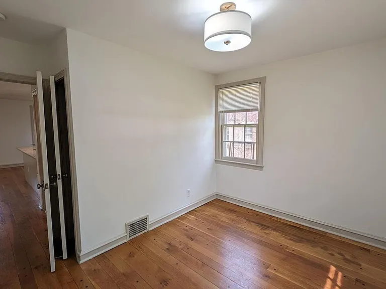 2824 Midvale Ave #M-2824B — Photo 13