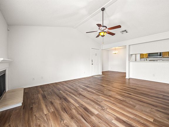 3rd image of 1202 Thorpe Ln APT 612
