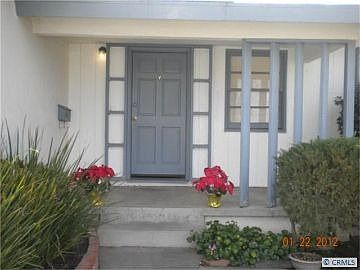 4th image of 1704 E Redwood Ave