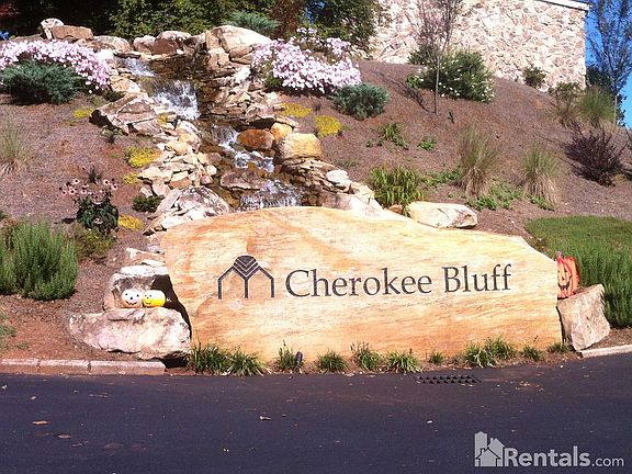 2nd image of 1431 Cherokee Trl