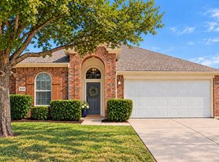 8713 Wagon Trl, Aubrey, TX 76227