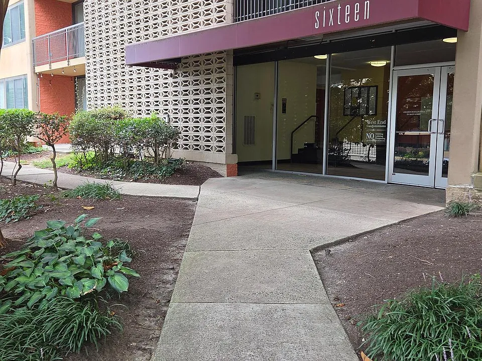 16 S Van Dorn St #201