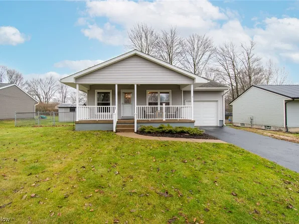 417 Sleepy Hollow Dr, Leetonia, OH 44431