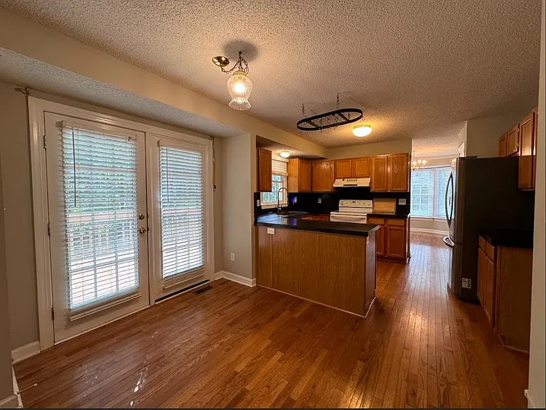 101 Queens Knoll Ct — Photo 9