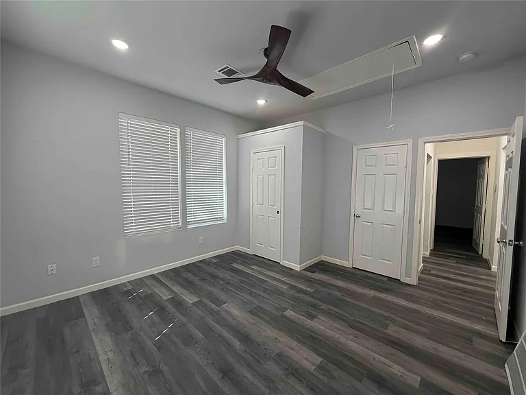 2404 Burkett St — Photo 21
