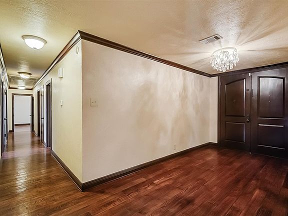 4th image of 5915 Ventura Ln