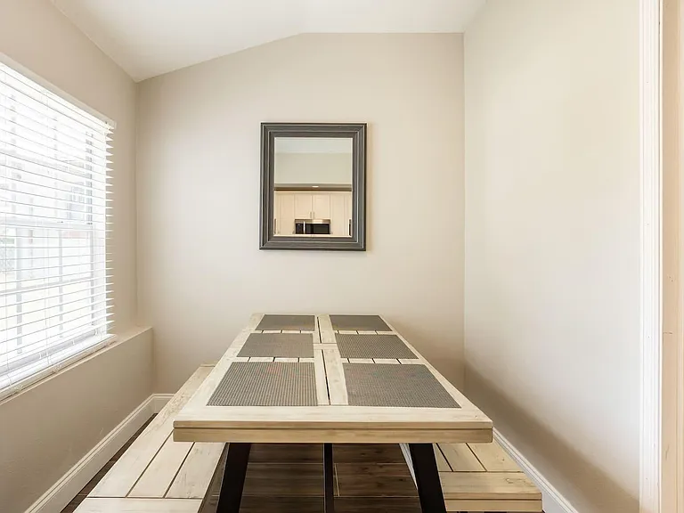 2109 W Cordelia St — Photo 7