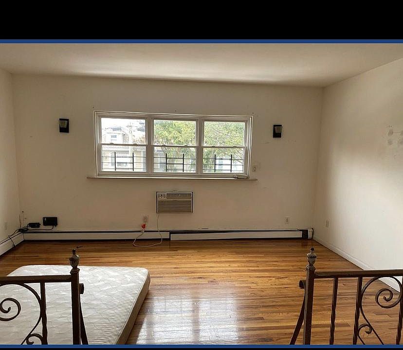 1st image of 661 Clarence Ave #3