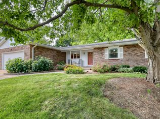 167 Brookside Dr, Elgin, IL 60123