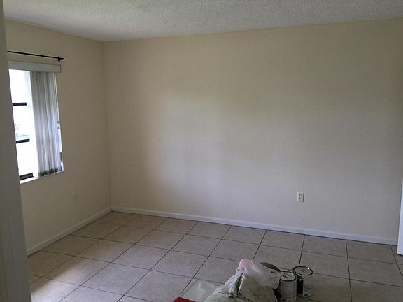 2525 Bedroom.JPG