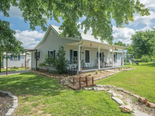 17599 Fair Oaks Lane, Neosho, MO 64850