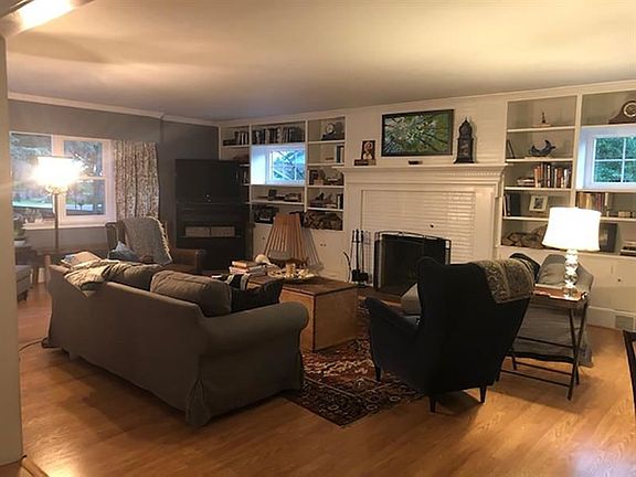 3rd image of 1450 Klondyke Ave