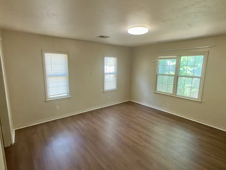 1525 NW 42nd St — Photo 10