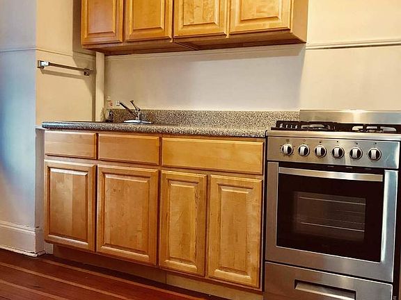 5th image of 2141 28th St #3A
