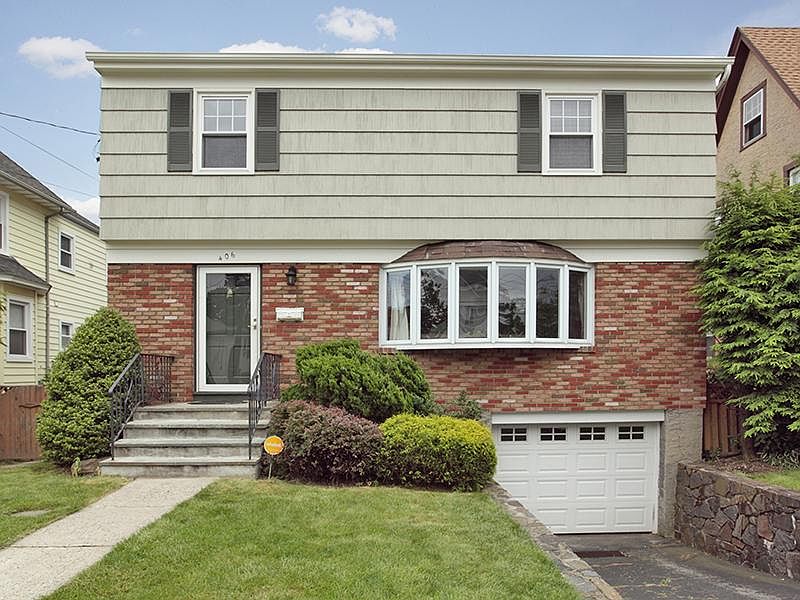 Charming Side Hall Colonial
