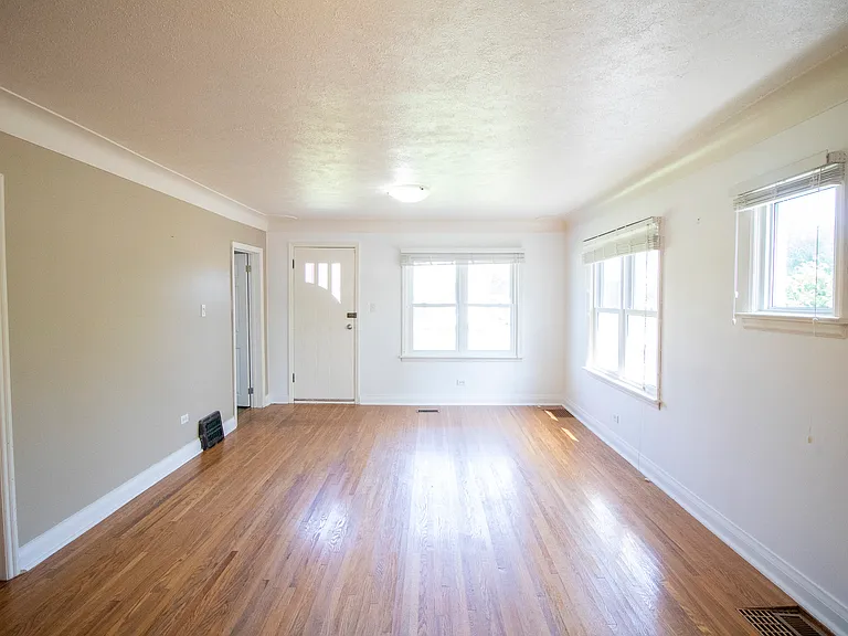 150 Hughes St — Photo 11