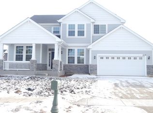 219 Pawtucket Ave, Elgin, IL 60124