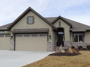 14202 Independence Ct, Basehor, KS 66007