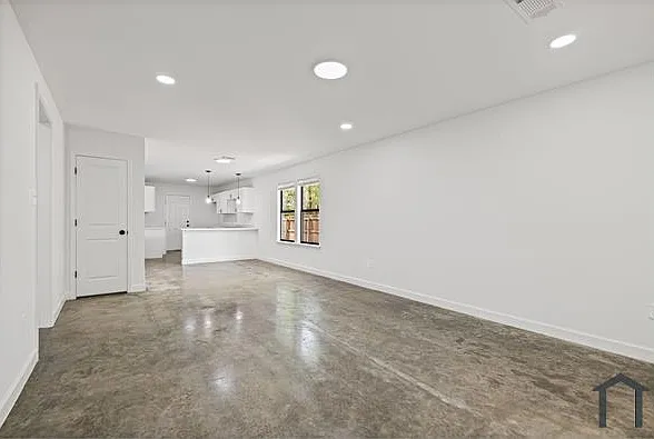 4 bed, 1450 sqft, $1,550 — Photo 2