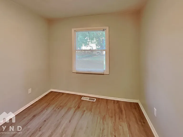 4484 Bonnie Glen Ct — Photo 15