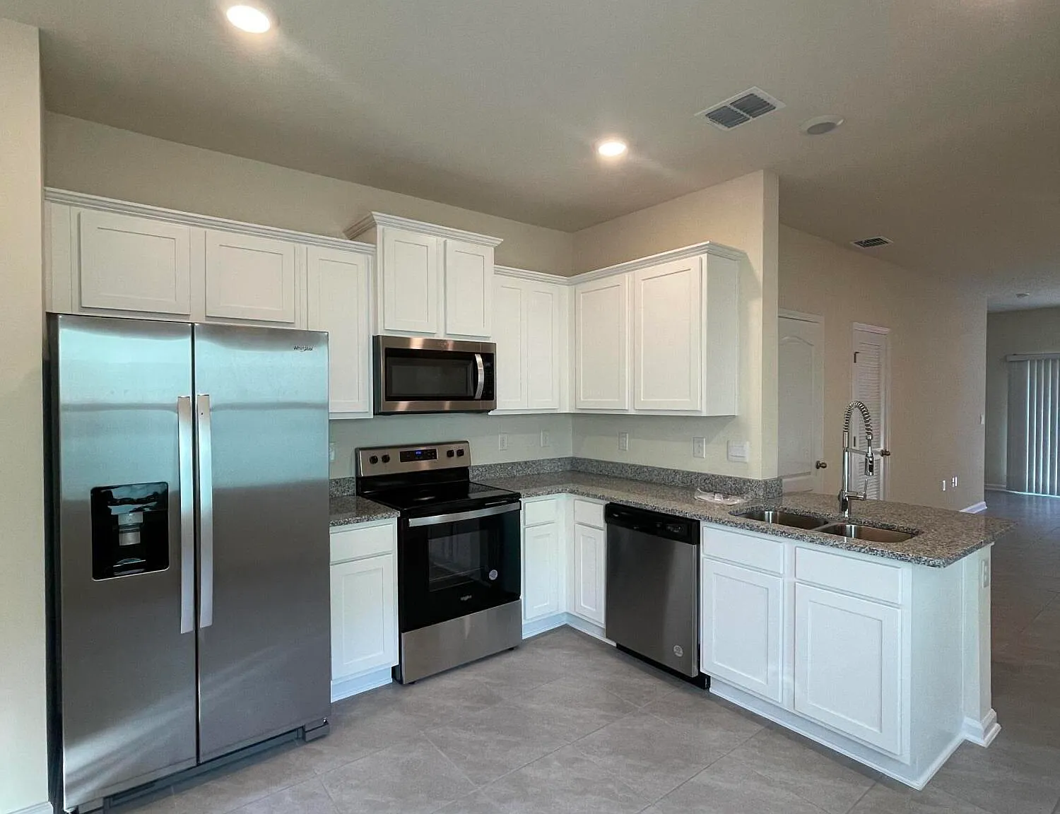 3 bed, 2.5 bath, 1502 sqft, $2,000 — Photo 1