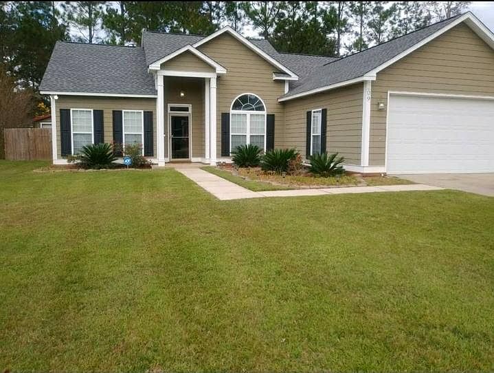 1st image of 209 Hedgerow Dr
