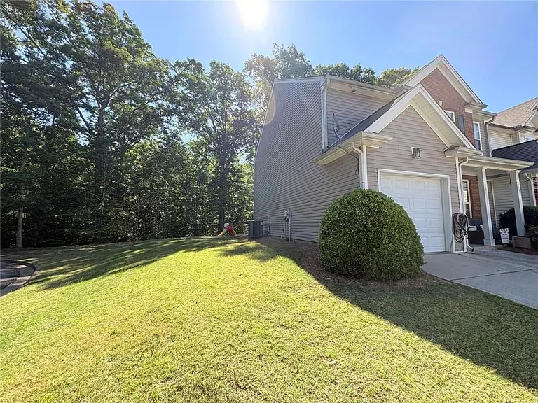 3082 Kentmere Dr — Photo 21
