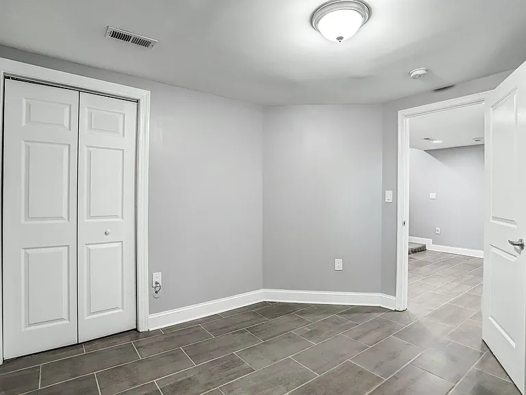 812 Burns St SE — Photo 25