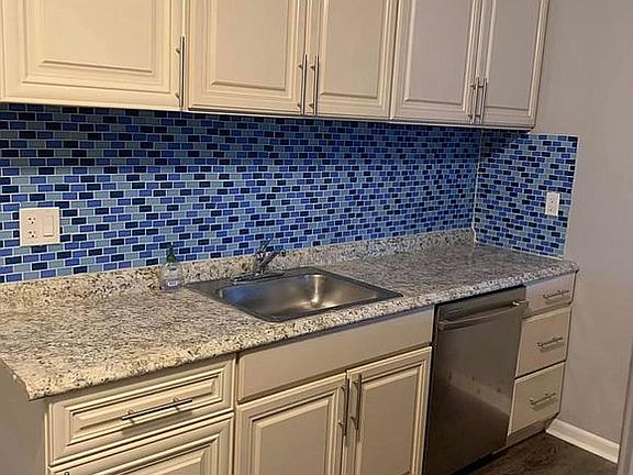 4th image of 10103 Northeast Blvd #15