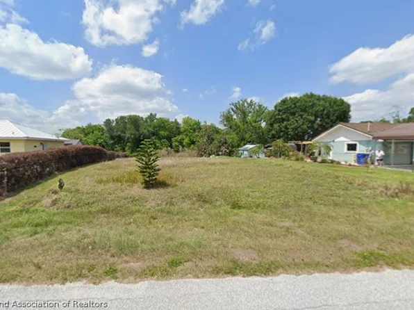 378 Parker St NE, Lake Placid, FL 33852