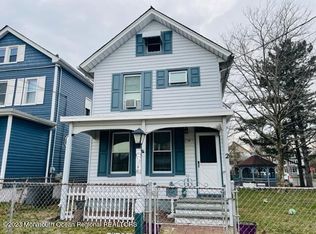 2 Chingarora Ave, Keyport, NJ 07735