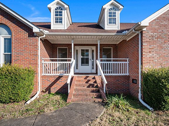 2nd image of 105 Ashton Cir