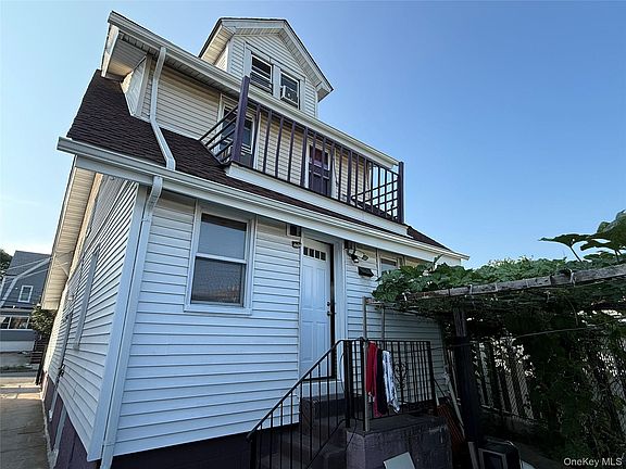 4th image of 16144 86th Ave