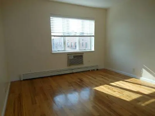 Rented by Urban Realty NYC | media 49