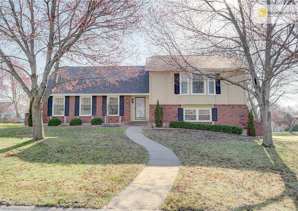 1st image of 501 NE Wildplum Ct