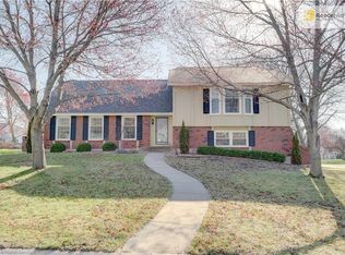 501 NE Wildplum Ct, Lees Summit, MO 64086