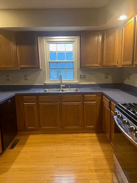 3 bed, 2.5 bath, 1364 sqft, $1,995 — Photo 4