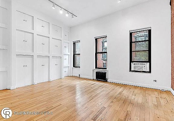 4th image of 107 W 70th St APT 5F